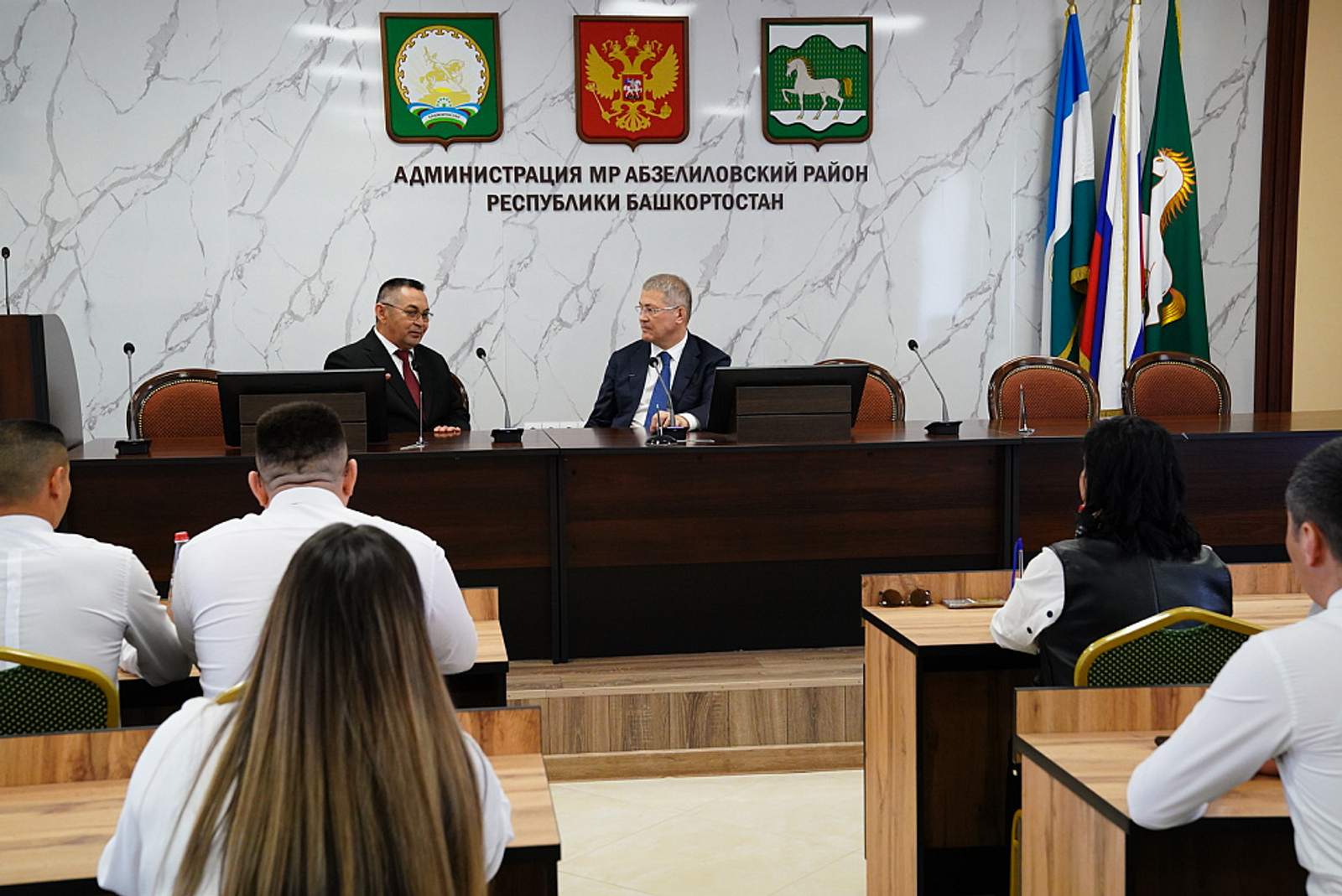 Р. Хабиров встретился с главами районов Зауралья и предпринимателями Абзелила