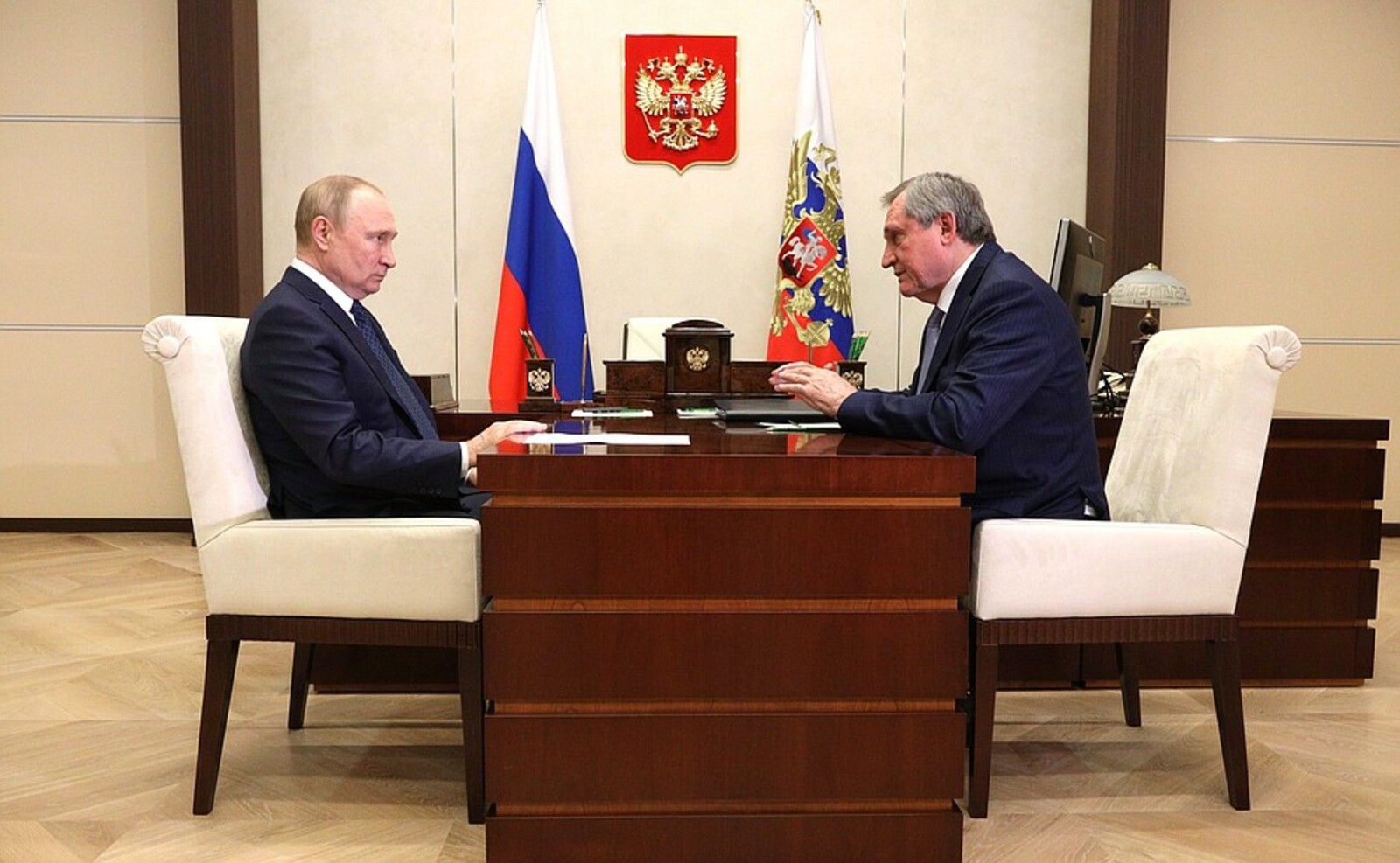 В. Путин энергетика министры менән осрашты
