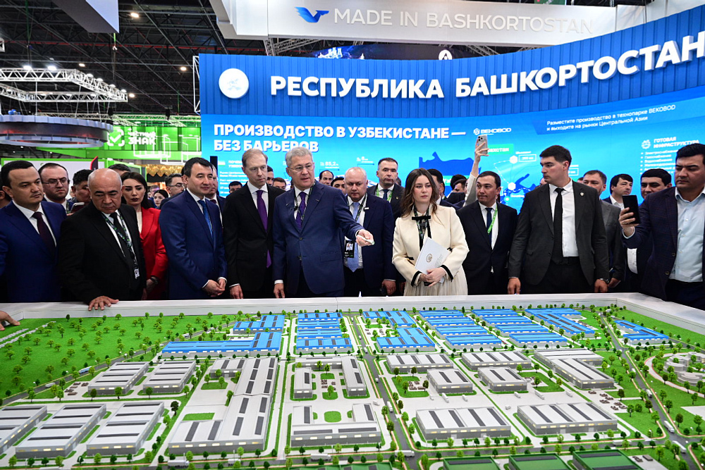 Хабиров презентовал стенд Башкортостана на выставке «ИННОПРОМ. Центральная Азия»