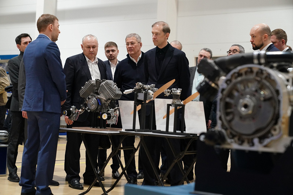 Денис Мантуров посетил ведущие инновационные промышленные предприятия Башкортост