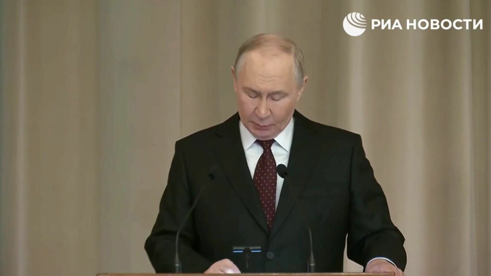 Путин Рәсәй судтарының эшен яҡшыртыу буйынса бурыстар ҡуйҙы