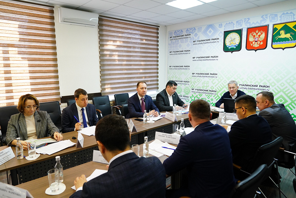 Р.Хабиров обсудил с главврачами больниц Зауралья повышение эффективности работы