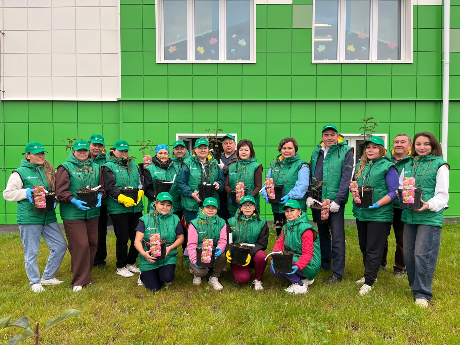 "Хазина"ла сәскә ултырттылар