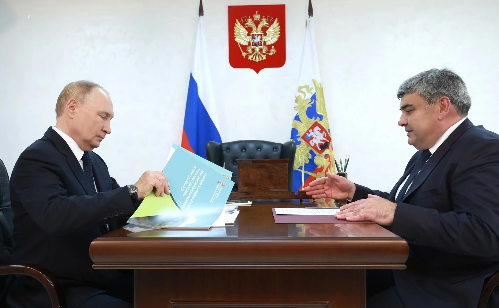 Путин Ҡабарҙы-Балҡар Республикаһы башлығы менән осрашты