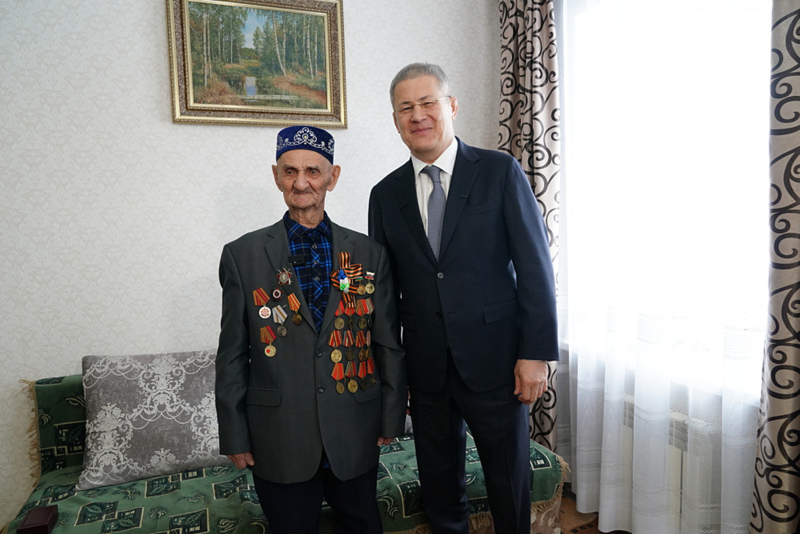 Р. Хабиров навестил ветерана ВОВ Габдрашита Аглиуллина из Стерлитамакского район