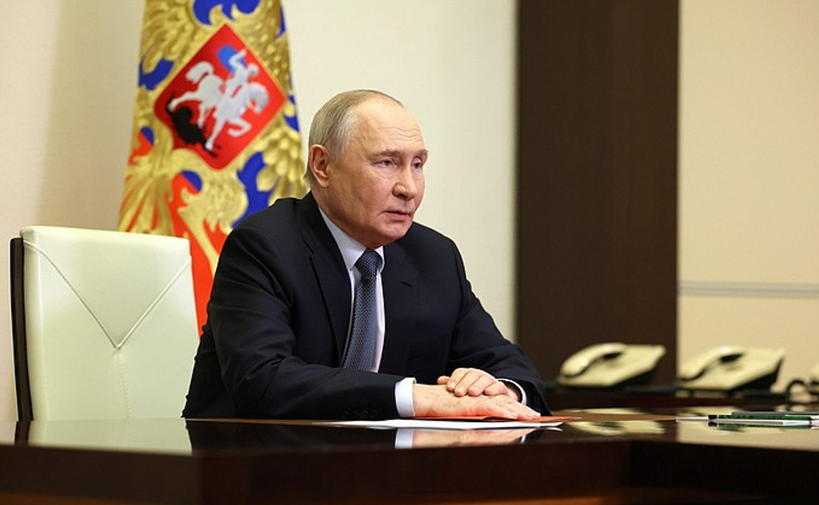 Владимир Путин яһалма интеллект индереүҙең хәүефтәрен иҫәпләргә ҡушты