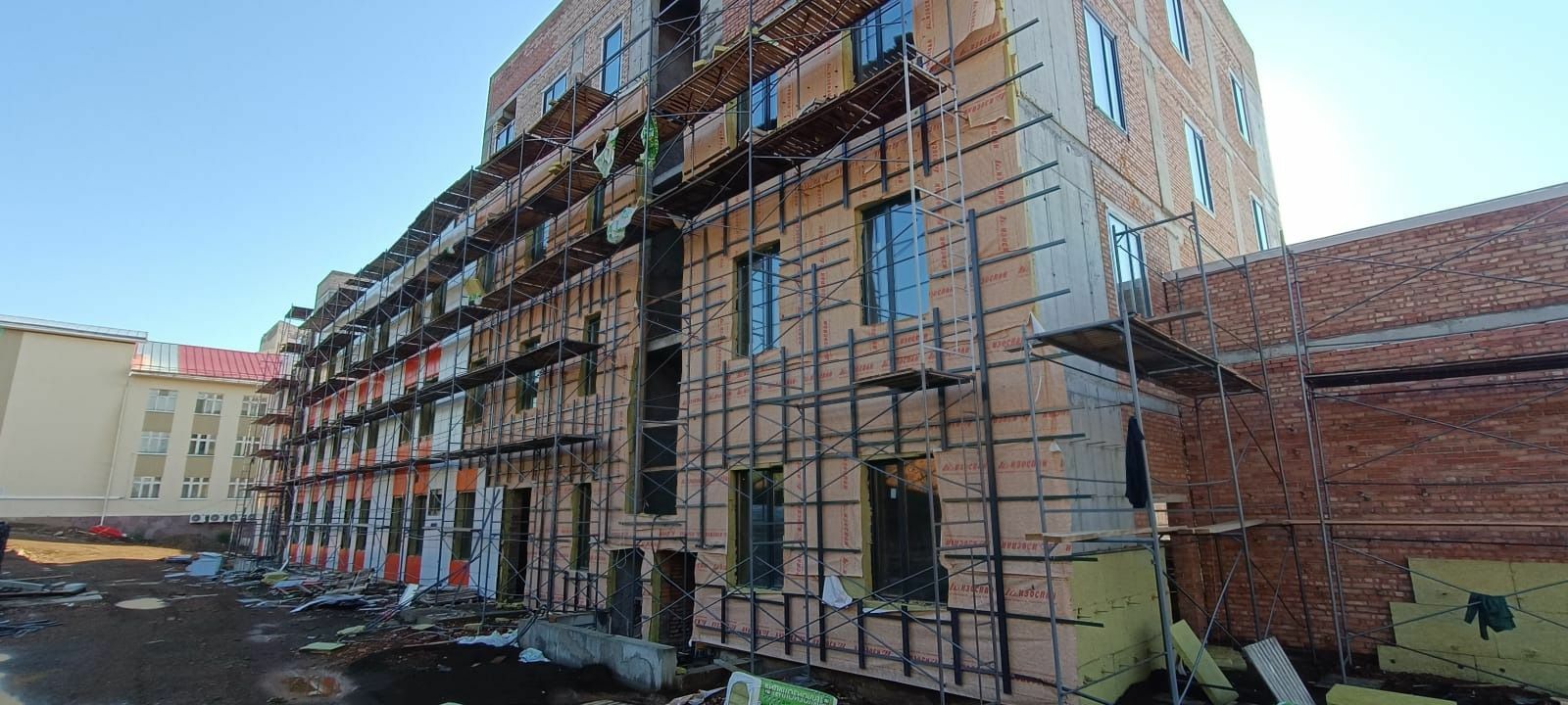 Поликлиника төҙөлөшө йылдам бара