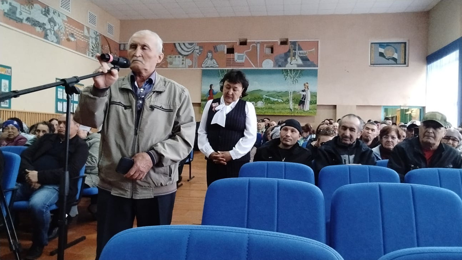 Киләсәк һәм перспектива тураһында фекер алышыу, йәки талаптар һәм яуаптар