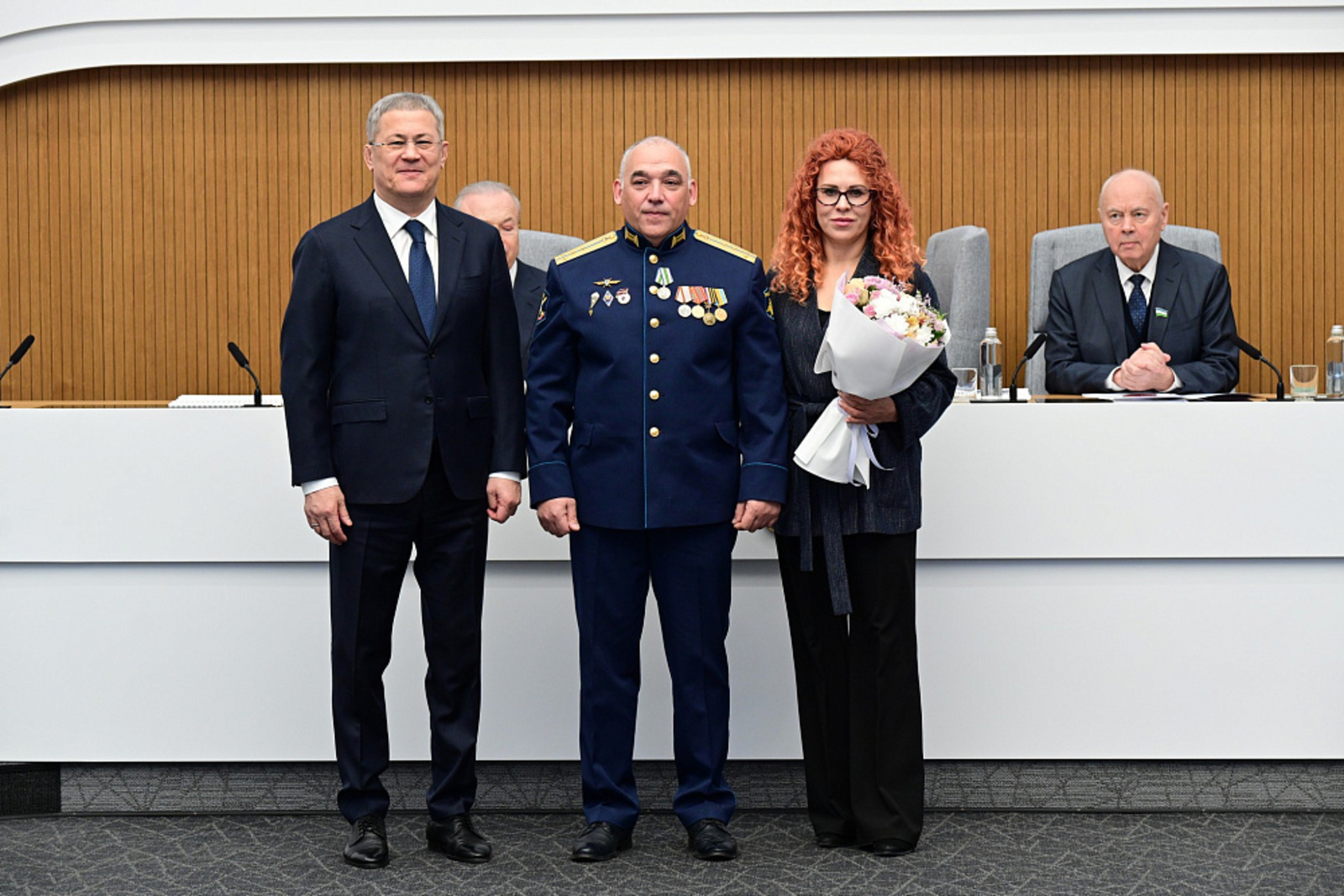 Радий Хабиров вручил медали генерала Шаймуратова участникам СВО из Башкортостана