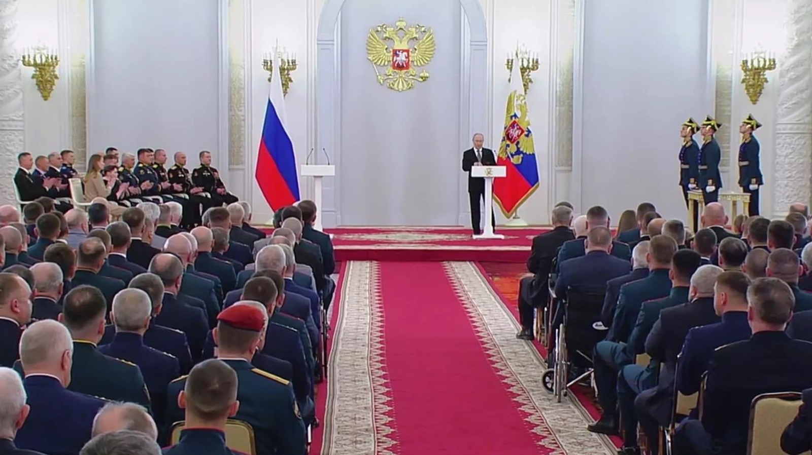 Путин Рәсәй Геройҙарын "Алтын йондоҙ" менән наградланы